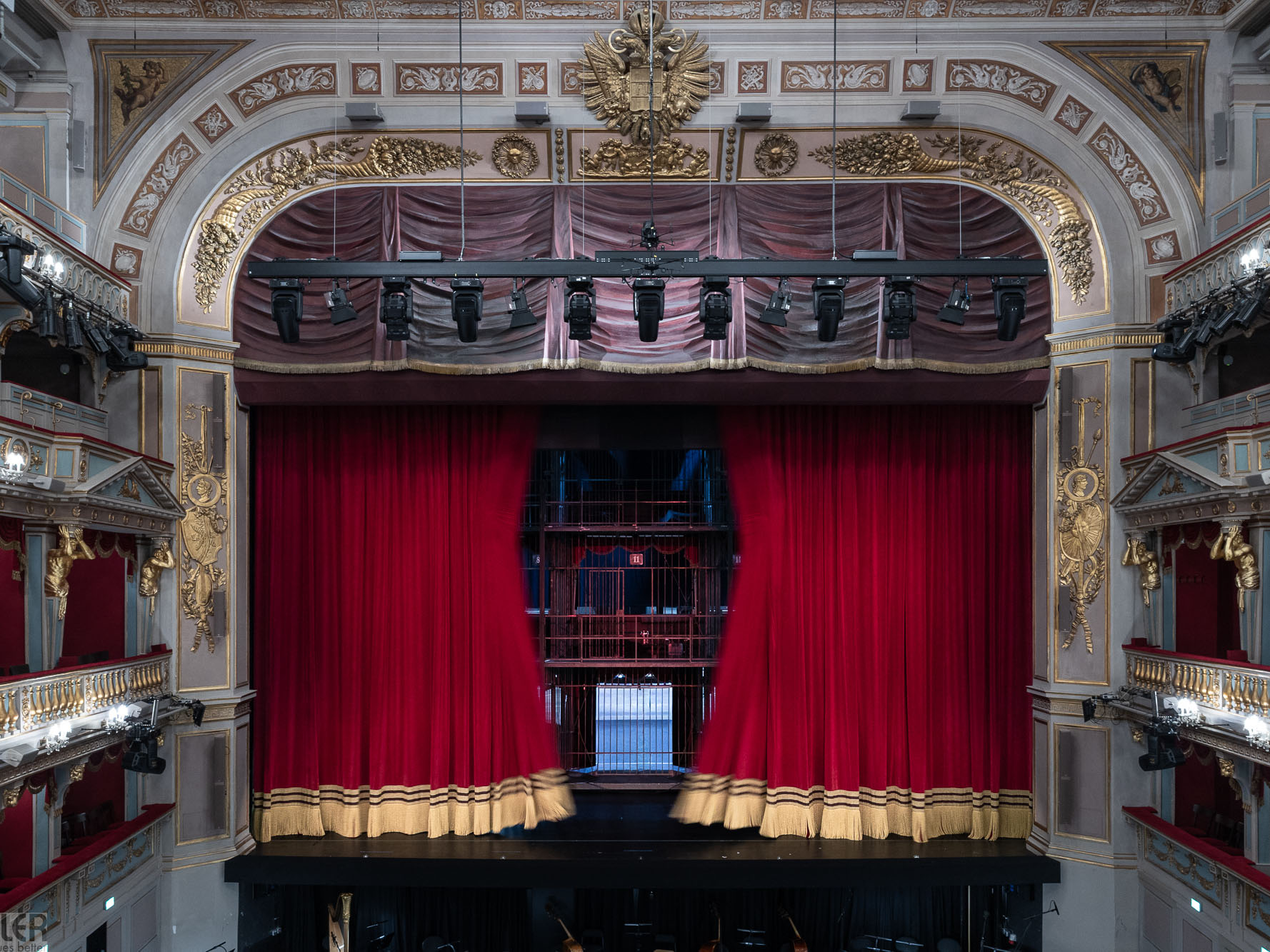 Maßarbeit für ein traditionsreiches Haus: Theater an Wien erstmals auch mit Wagner-Vorhang